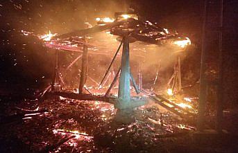 Terme'de ambarda çıkan yangın söndürüldü