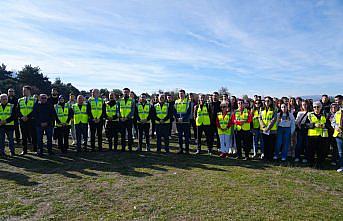 Tokat'ta çevre etkinliğinde 1 saatte 1,4 ton atık toplandı