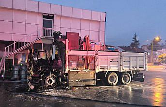 Tokat'ta kamyonda çıkan yangın hasara yol açtı