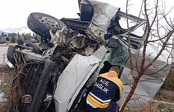 Tokat'ta minibüs ile kamyonet çarpıştı, 1 kişi yaralandı