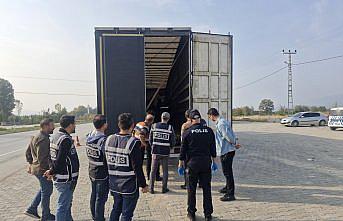 Tokat'ta tırda 11 düzensiz göçmen yakalandı