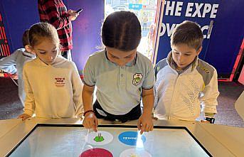 Trabzon'da “beyin konseptli“ bilim tırı öğrencilerin ziyaretine açıldı