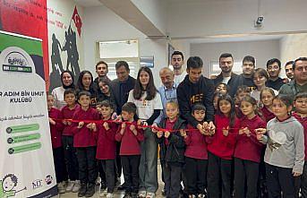 Üniversite öğrencilerinden köy okuluna kütüphane ve oyun odası desteği