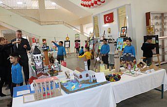 Amasya'da atık malzemeler öğrencilerin elinde mimari yapıların maketlerine dönüştü