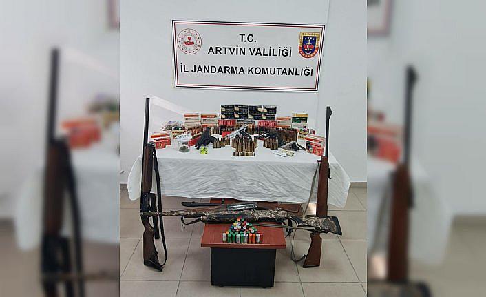 Artvin'de silah ve uyuşturucu operasyonunda 4 kişi gözaltına alındı