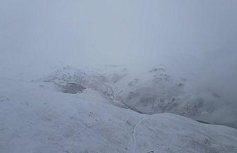 Bayburt'ta soğuk hava ve sis etkili oldu