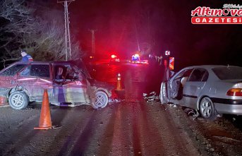 Bolu'da iki otomobilin çarpıştığı kazada biri ağır 6 kişi yaralandı