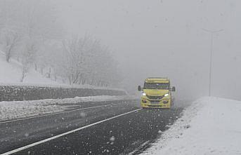 Bolu Dağı'nda kar yağışı sürüyor