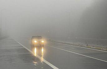 Bolu Dağı'nda sağanak ve sis etkili oldu