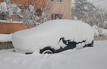 Bolu ve Düzce'de kar yağışı etkili oluyor