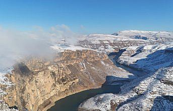 Botan Vadisi Milli Parkı'ndaki kar manzarası dronla görüntülendi
