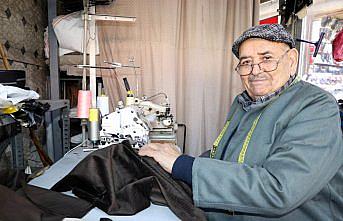 Çocuklarının ısrarına rağmen 78 yıldır sürdürdüğü terzilik mesleğini bırakmıyor