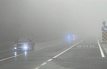 D-100 kara yolunun Bolu Dağı kesiminde sağanak ve sis etkili oldu