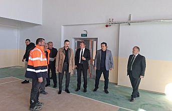 Havza Kaymakamı Ayvat deprem güçlendirmesi yapılan eğitim kurumlarını inceledi