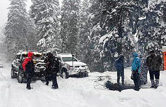 Karabük'te Sarıçiçek Yaylası'nda mahsur kalan 7 kişi kurtarıldı