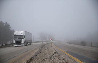 Kastamonu'da sis ulaşımda aksamaya neden oldu