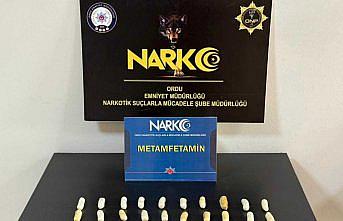 Ordu'da midesinde 407 gram uyuşturucu bulunan zanlı ile arkadaşı tutuklandı