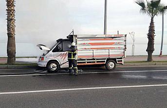 Ordu'da seyir halindeki kamyonet yandı