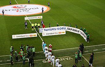 Sakaryaspor, “Suyunu Koru, Sapanca'yı Kurtar“ pankartıyla maça çıktı