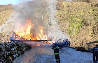 Salıpazarı'nda yangın çıkan ev kullanılamaz hale geldi