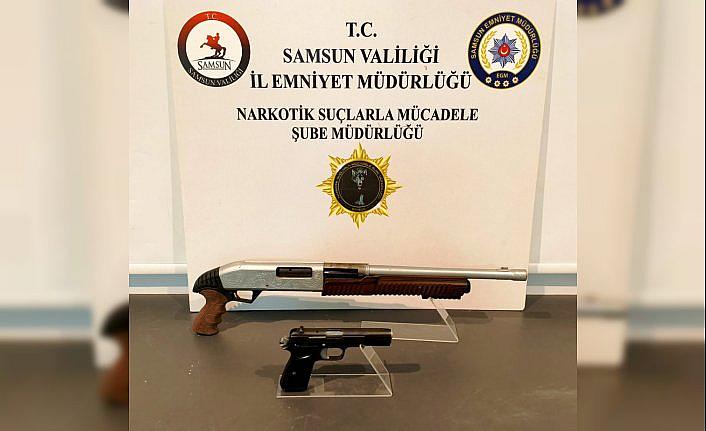Samsun'da ruhsatsız silah ve tüfek ele geçirildi