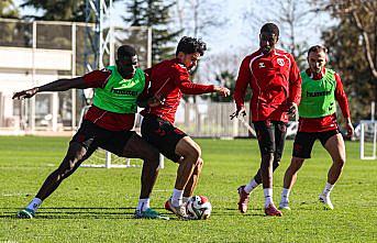 Samsunspor'da Ncham ve Satka takımla çalışmalara başladı