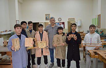 Samsun'un Havza ilçesinde açılan zanaat atölyeleri öğrencilere üretime yönlendiriyor