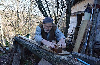 Sandal kürekleri Salih ustanın elinden çıkıyor
