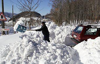 Sinop'ta kar kalınlığı bazı bölgelerde bir metreye ulaştı