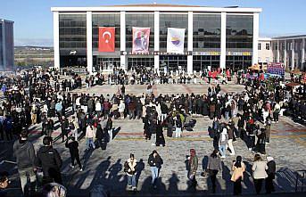 Sinop'ta şenlikte katılımcılara 1 ton hamsi ikram edildi