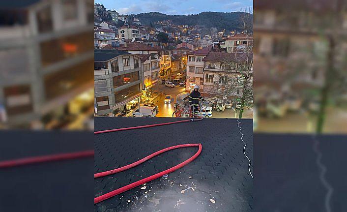 Tokat'ta çıkan çatı yangını söndürüldü