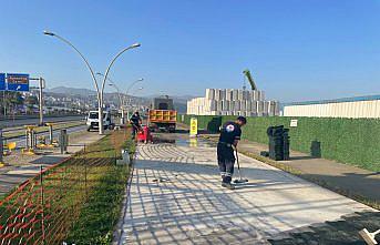 Trabzon'da sahil yürüyüş yolunda yenileme çalışması