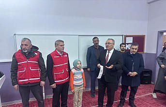 Türk Kızılay'dan öğrencilere kış yardımı