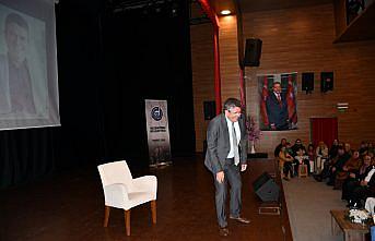 Yazar Alişan Kapaklıkaya Vezirköprü'de konferans verdi