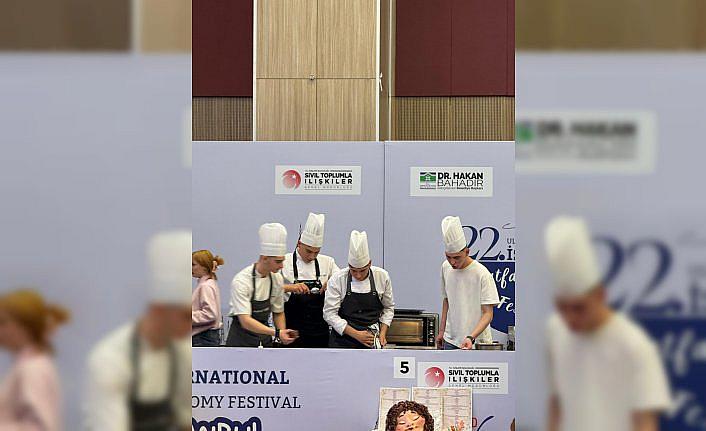 Yeniçağalı öğrenciler uluslararası yemek yarışmasında madalyalar kazandı