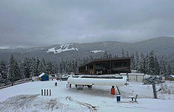 Yurduntepe Kayak Merkezi'nde kar yağışı etkili oldu