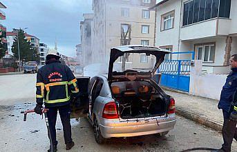 Amasya’da seyir halindeki otomobilde çıkan yangın söndürüldü