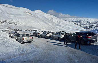 Artvin'de çığ altında kalan çobanı arama çalışmalarına yeniden başlandı