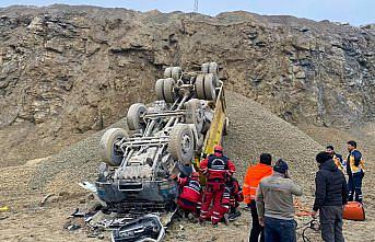 Bartın'da devrilen kamyonun sürücüsü öldü