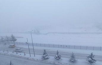 Beyaza bürünen Yeşilyurt ilçesi havadan görüntülendi