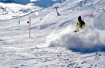Bitlis'te “Snowboard, Alp Disiplini ve Kuzey Disiplini İl Birinciliği Yarışmaları“ yapıldı