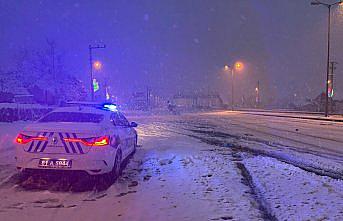 Bolu Dağı'nda kar etkili oluyor