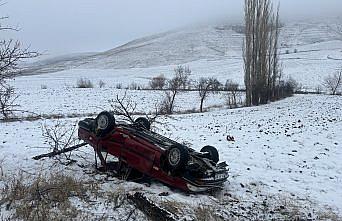 Çorum'da devrilen otomobildeki 4 kişi yaralandı