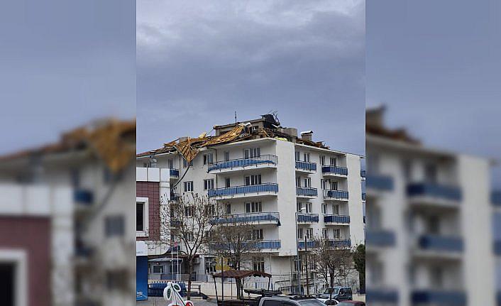 Denizli'de fırtına hayatı olumsuz etkiledi