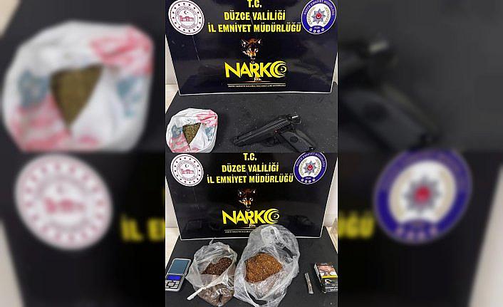 Düzce'de uyuşturucu operasyonlarında yakalanan 2 şüpheli tutuklandı