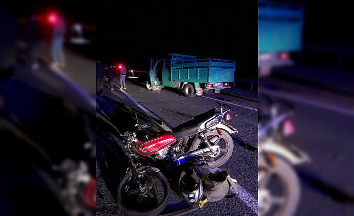 Giresun'da motosikletle kamyonetin çarpıştığı kazada 2 kişi öldü