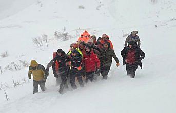 Artvin'de çığ altında kalan çobanın cenazesine ulaşıldı