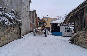 Havza'da karla mücadele sürüyor