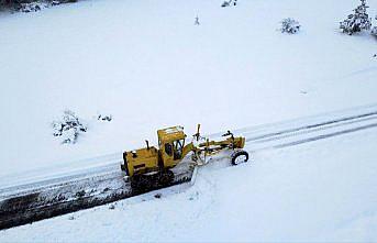 Karabük'te kar nedeniyle kapanan 144 köy yolunun 123'ü açıldı