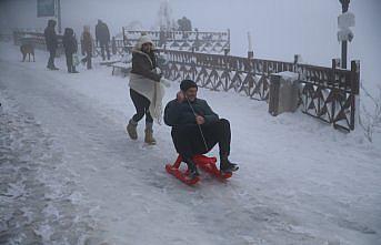 Karadeniz'de 4 ilde 359 köy yolunda karla mücadele çalışması yürütülüyor